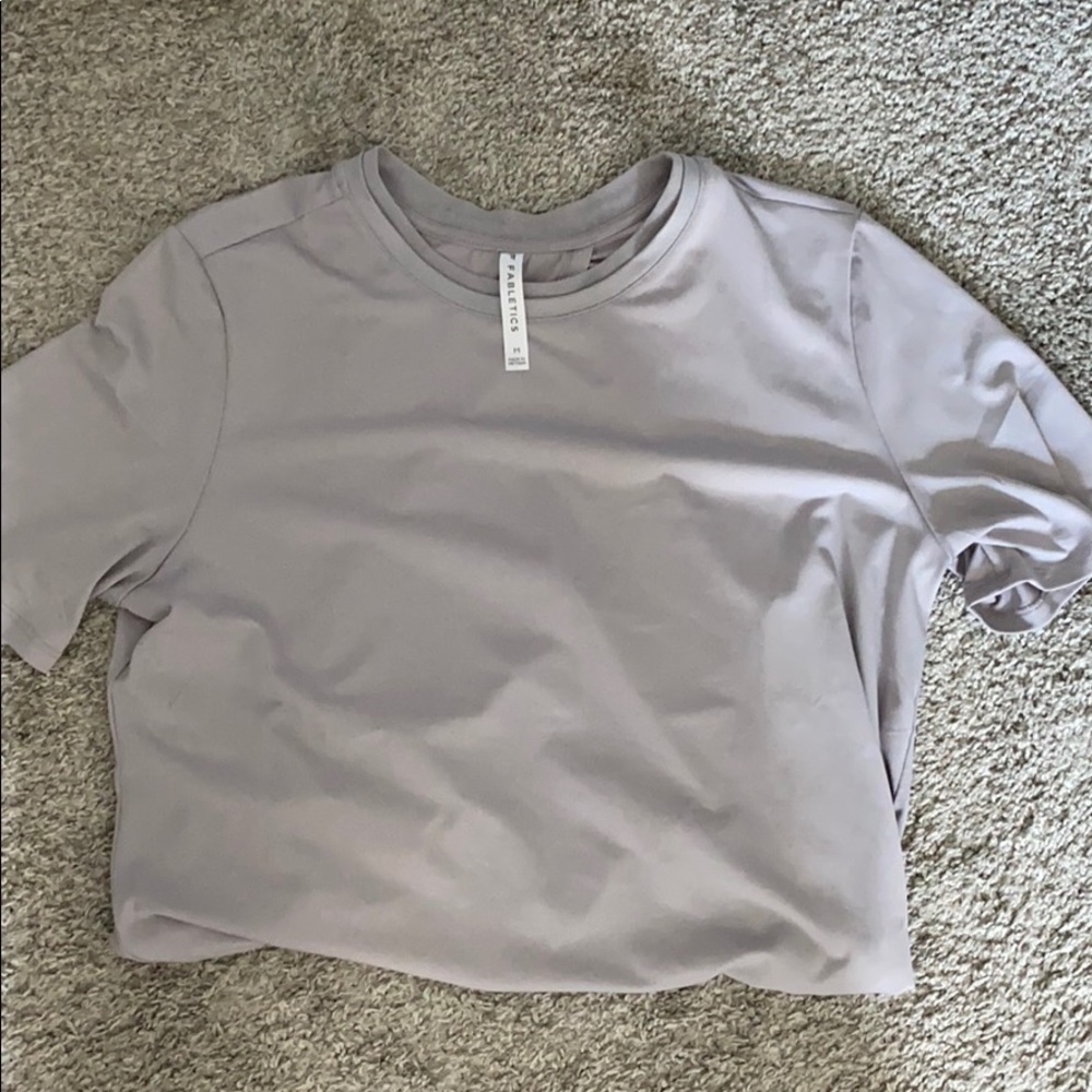 Beautiful blouse like Fabletics shirt
